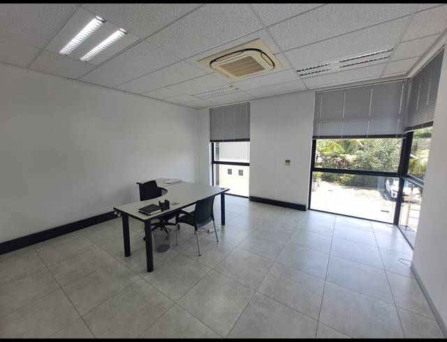279M² OFFICE TO LET IN SANDHURST